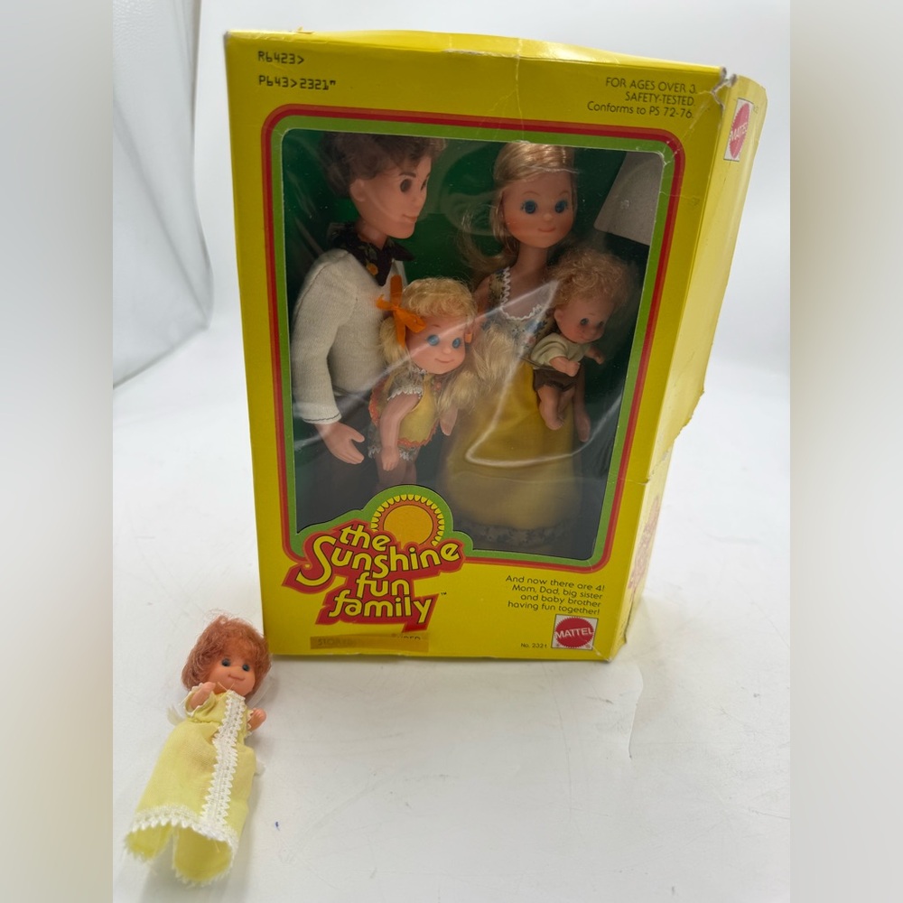 1977 Vintage Mattel 2321 The Sunshine Fun Family Original Box
